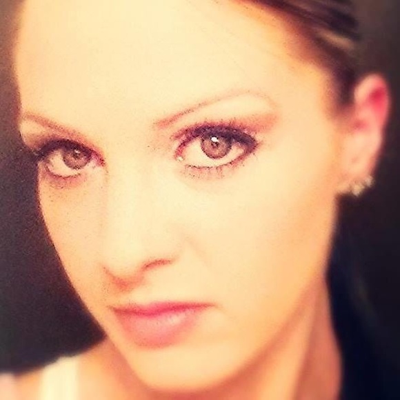 Meet your Posher, Shannon - Picture 1 of 2